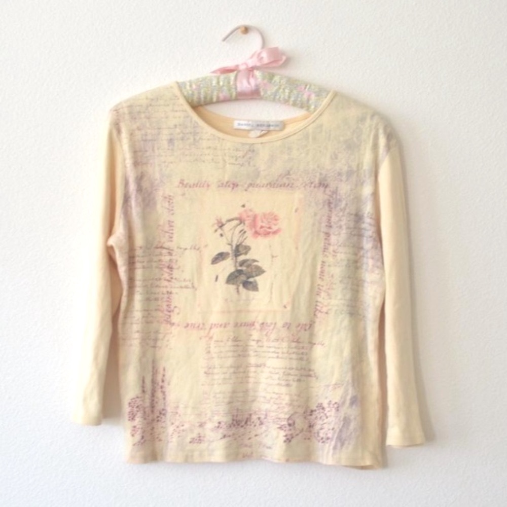 Vintage Design Floral Blouse! 🎀